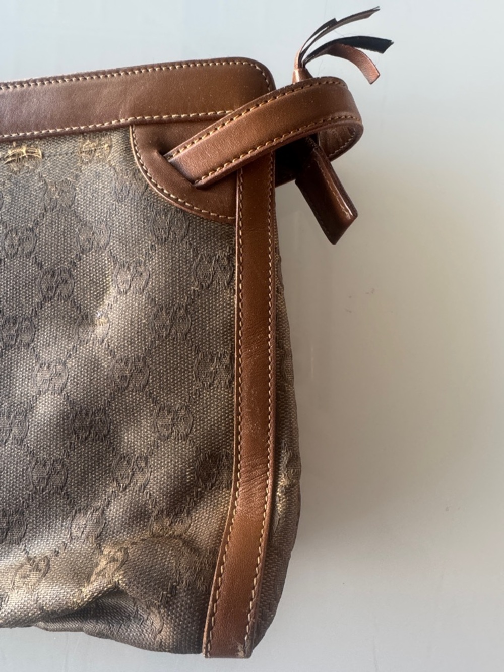 Gucci Brown Monogram Clutch with Tan Leather Trim - project bag - Picture 3 of 15